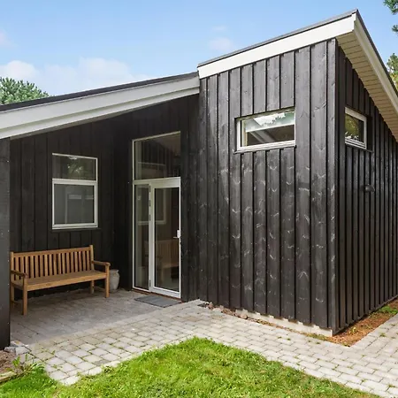 Stunning In With Sauna Semesterbostad Knebel