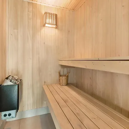 Vakantiehuis Gorgeous In Knebel With Sauna